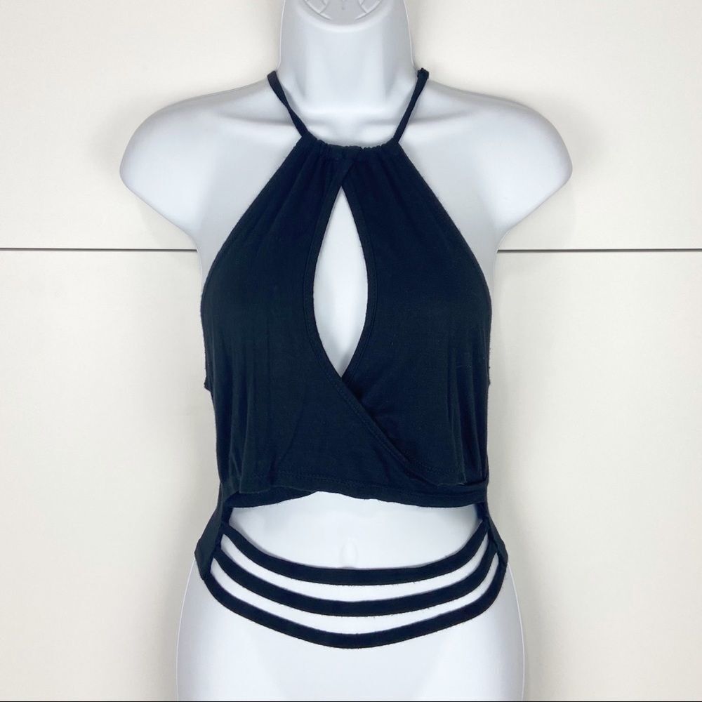💜Forever 21 Black Halter Keyhole Tank Size Large